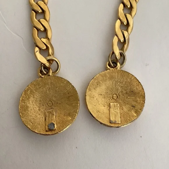 Vintage Gold Medallion Chain Belt Heavy Statement Medallion  display picture 1